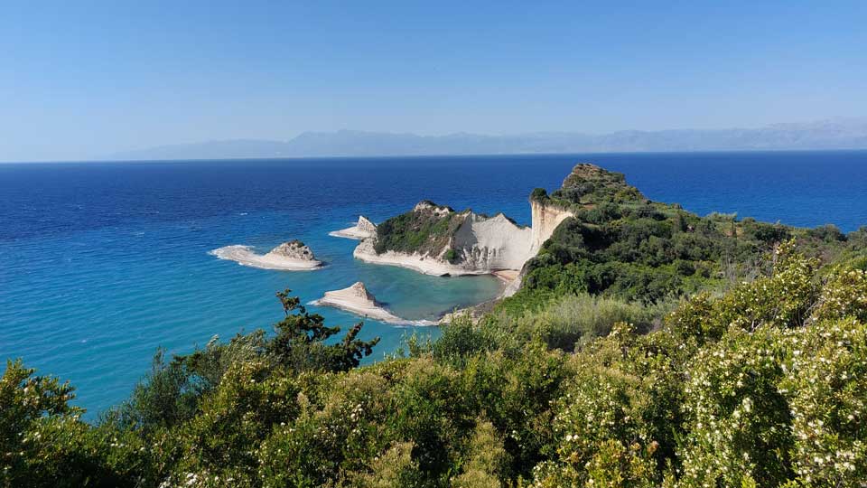 que ver en Corfu en 5 dias - acantilados